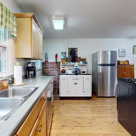 1 Bed 1 Bath Vacation Home In Sylva Exteriör bild