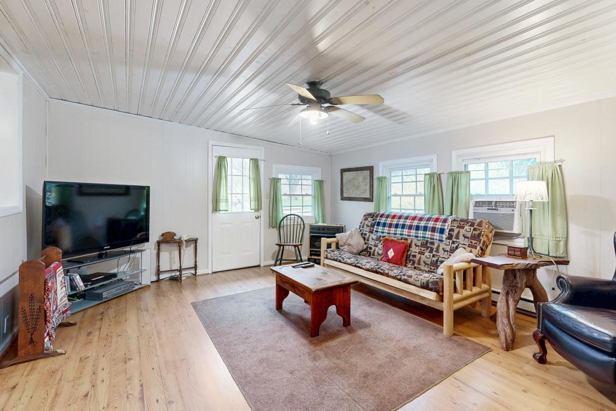1 Bed 1 Bath Vacation Home In Sylva Exteriör bild