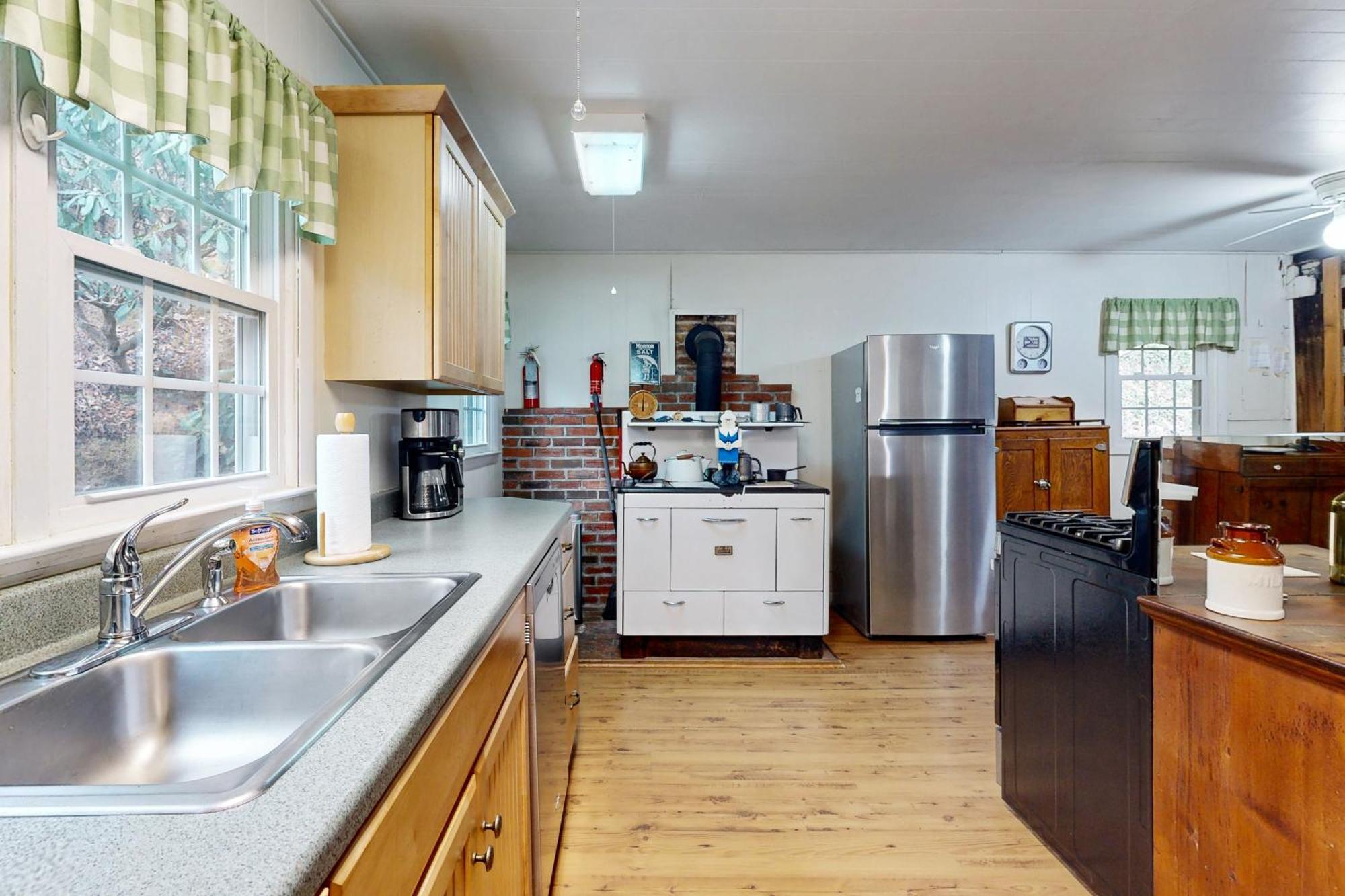 1 Bed 1 Bath Vacation Home In Sylva Exteriör bild