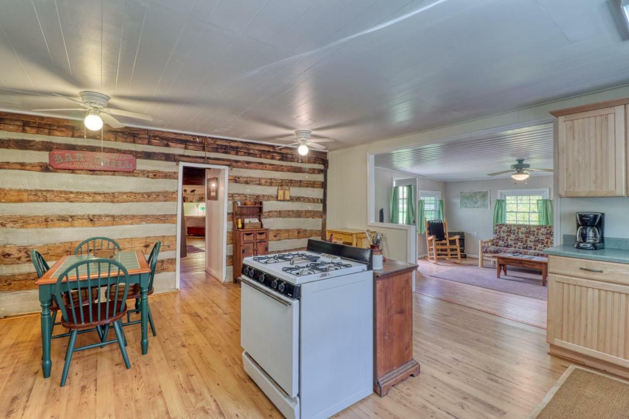 1 Bed 1 Bath Vacation Home In Sylva Exteriör bild