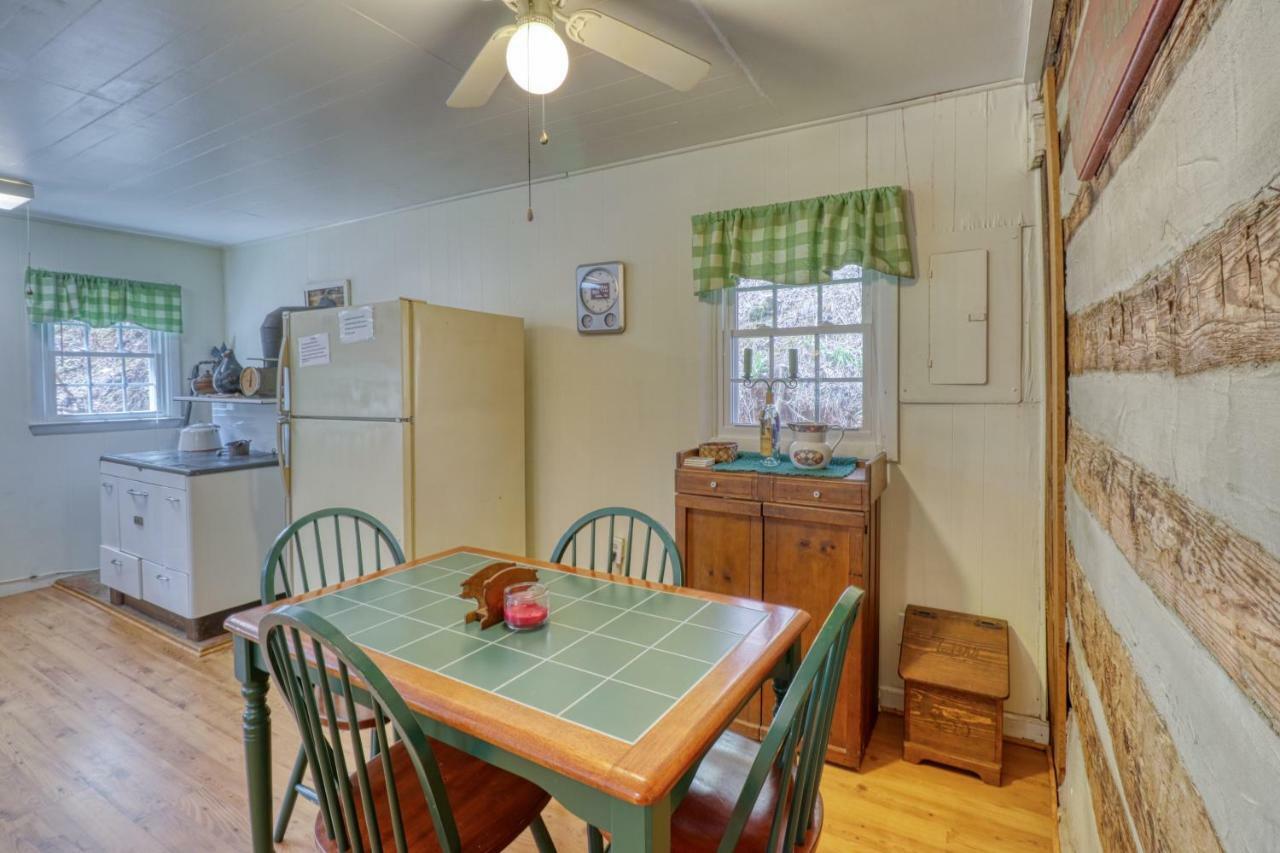 1 Bed 1 Bath Vacation Home In Sylva Exteriör bild