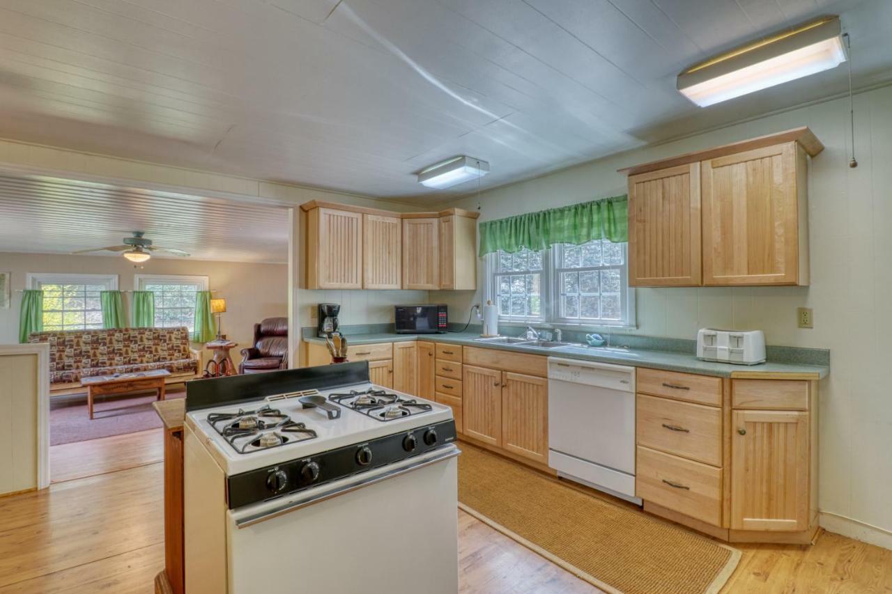 1 Bed 1 Bath Vacation Home In Sylva Exteriör bild